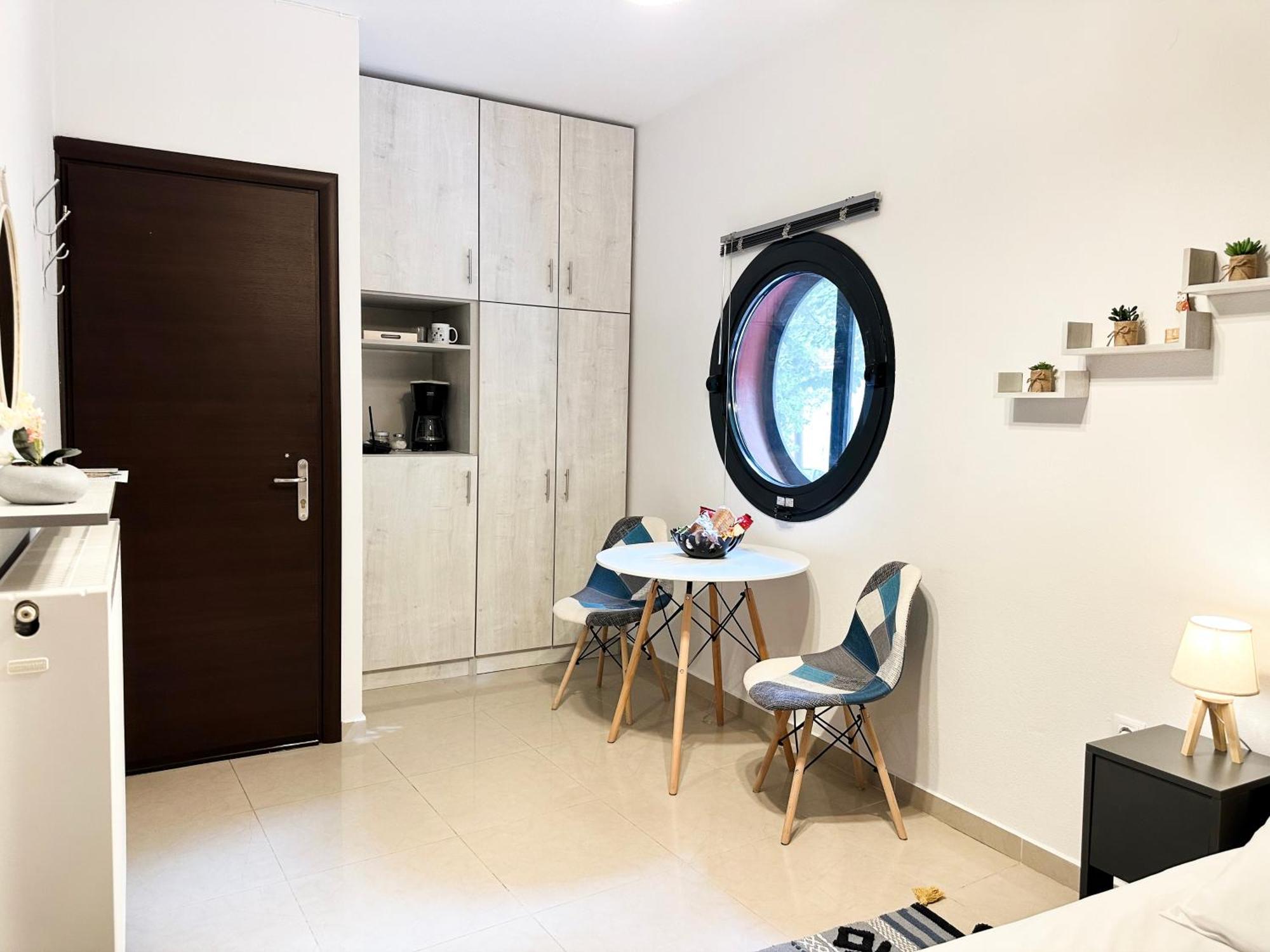 Central & Riverfront Room 1 Édessa Extérieur photo